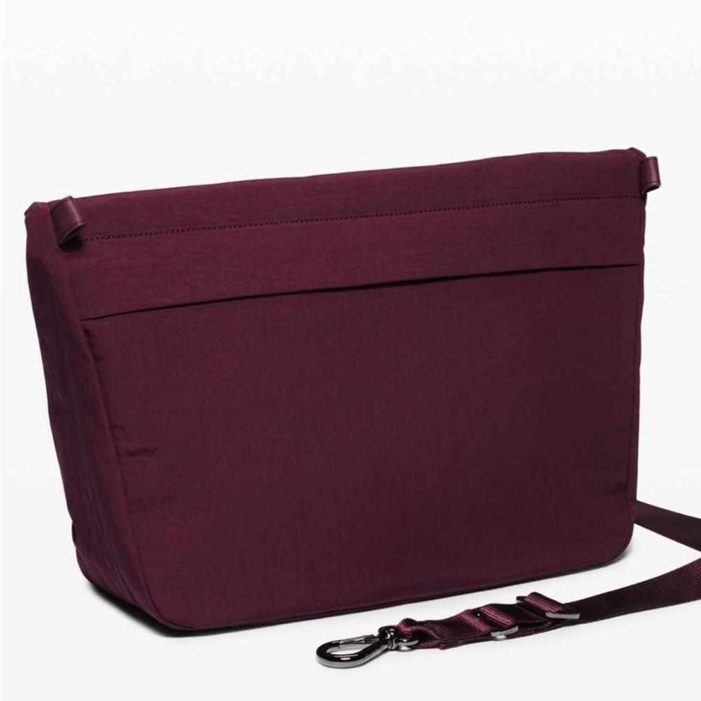 Lululemon All Night Festival Bag Large in color Cassis Vol 10L - Picture 8 of 15